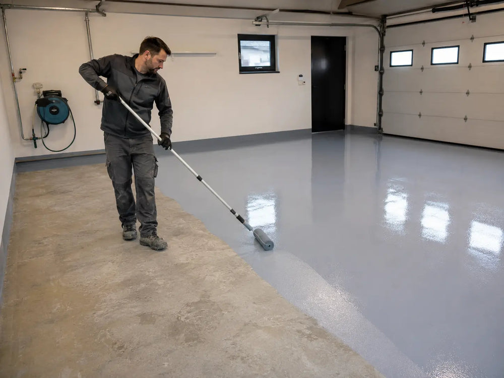 Application de peinture époxy sol dans un garage